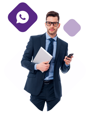 Hombre ejecutivo sosteniendo tablet y smartphone
